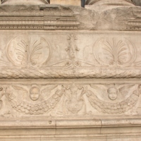 Castel Nuovo, Triumphbogen, Detailansicht rechter Sockel