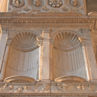 Castel Nuovo, Triumphbogen, Detailansicht Muschelnischen auf der Innenseite des Bogens